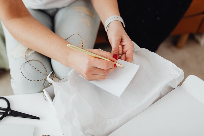 kaboompics_Packing package post shipping box preparing delivery parcel - dropshipping shipment service concept